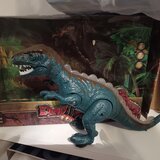Dinozaur cu sunete si lumini ce se deplaseaza